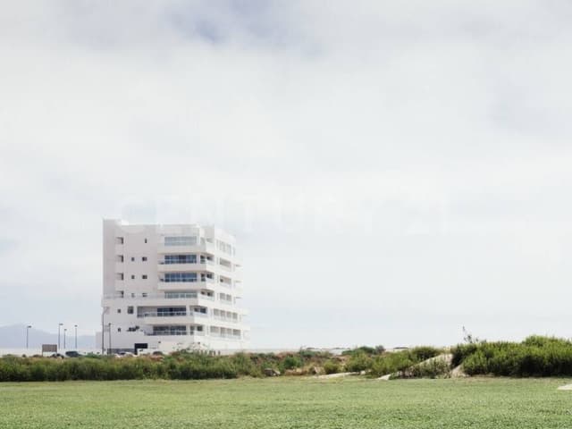 TERRENO FRENTE AL MAR EN FRACCIONAMIENTO EXCLUSIVO