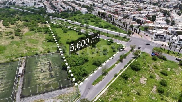Terreno Comercial en Venta sobre Av. Ruiz Cortines, Uso Mixto, 5,600 m²