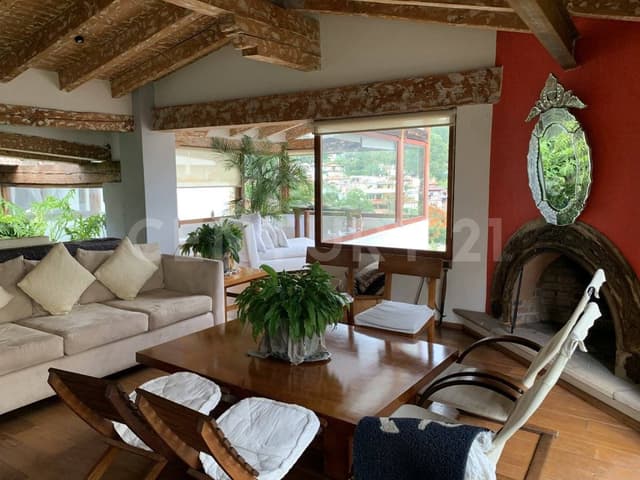 CASA EN VENTA EN EL PUEBLO DE VALLE DE BRAVO