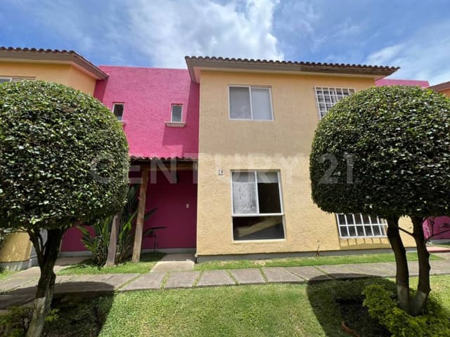 CASA EN CONDOMINIO CON SEGURIDAD