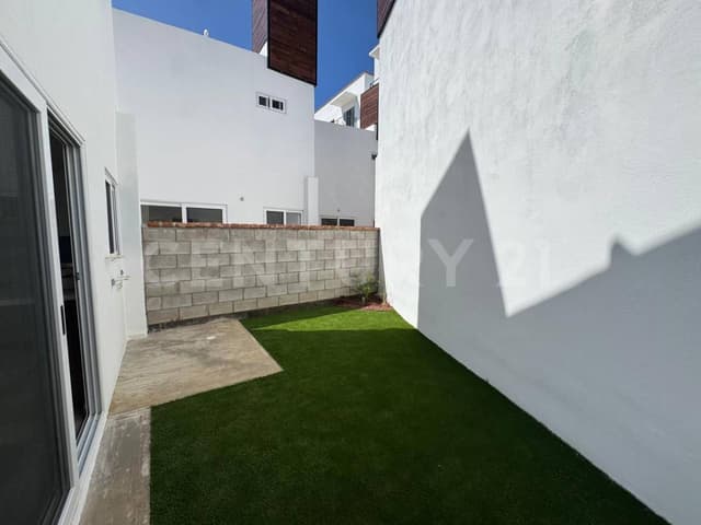 CASA EN VENTA EN PRIVADA FRENTE AL MAR