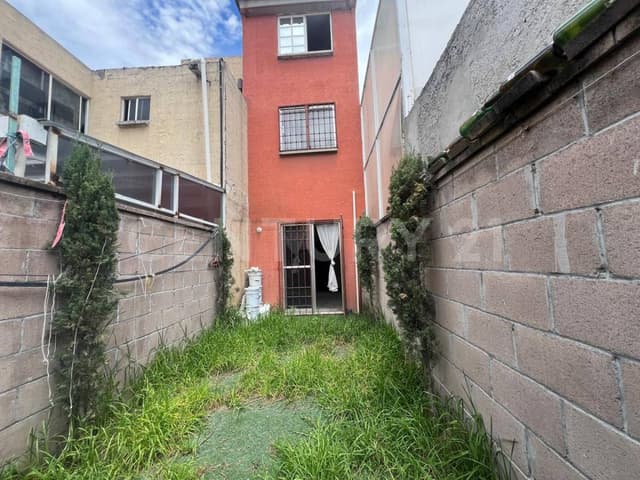 Casa en Venta en Bosques de los Fresnos, Tecámac, Estado de México.