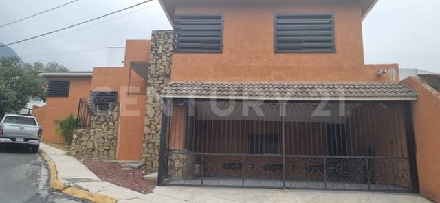 CASA EN RENTA EN COL. CUMBRES 5 SECTOR EN MONTERREY