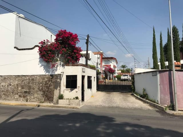 VENTA AMPLIO TERRENO UBICADO EN CAMINO REAL A CHOLULA,ZAVALETA,PUEBLA