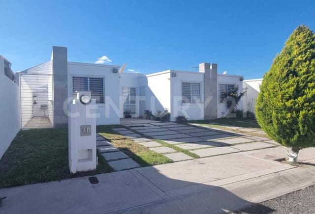 Casa en Renta en Los Encinos, Cerca de Parque Industrial El Marqués