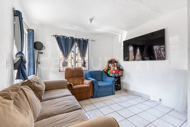 CASA EN VENTA EN VILLA DEL REAL, TIJUANA B.C.