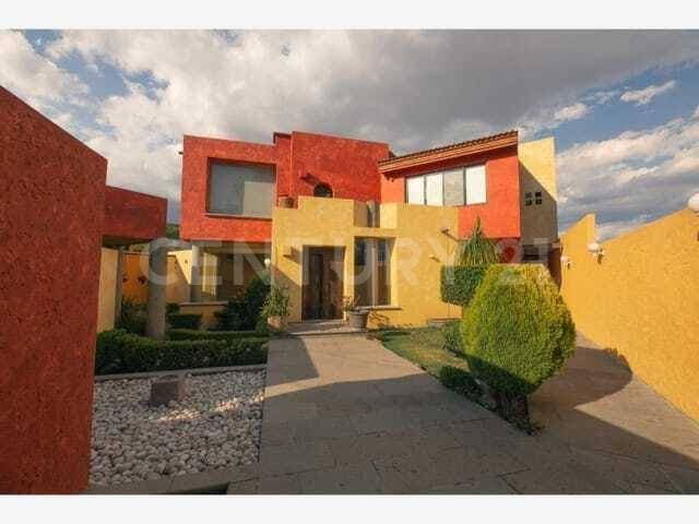 VENTA CASA 4 RECS.ESTILO MEXICANO CONTEMPORANEO CERCA ZAVALETA Y RECTA A CHOLULA