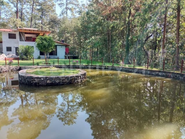 CASA EN RENTA EN EL CASTELLANO, ACATITLAN, VALLE DE BRAVO