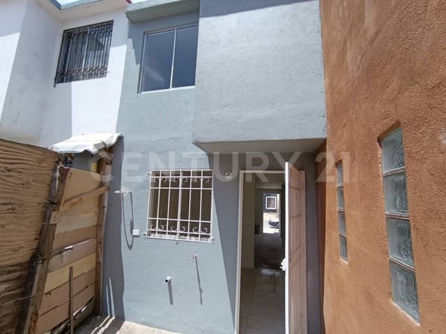 Casa en Venta en Privada Sierra de Ayllon, UrbiQuinta del Cedro, Tijuana, B.C.