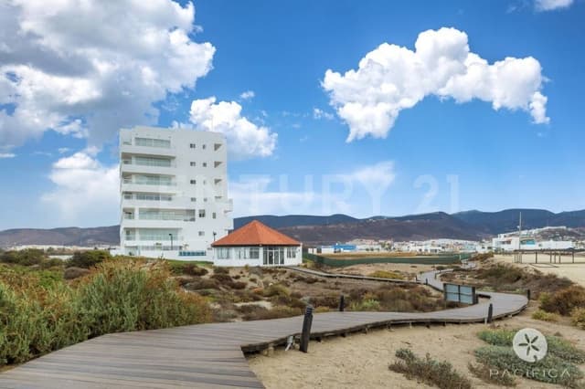 TERRENO FRENTE AL MAR EN FRACCIONAMIENTO EXCLUSIVO