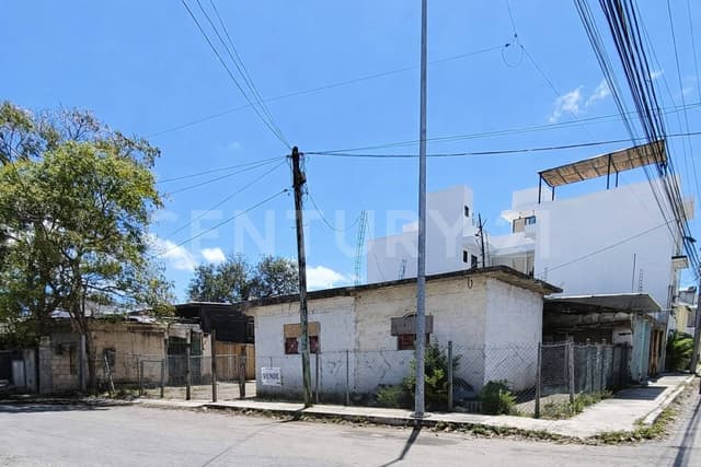 Oportunidad de Inversion, Terreno en Venta de 220 m2 en esquina en la Colosio.