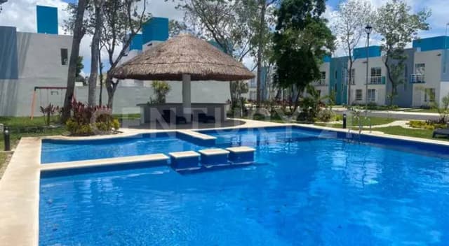 Hermosa casa en venta en Vista Real privada con alberca DH1623