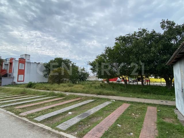 Terreno en Venta Av Tulipan Fracc. Cd Natura SM 260 C3941