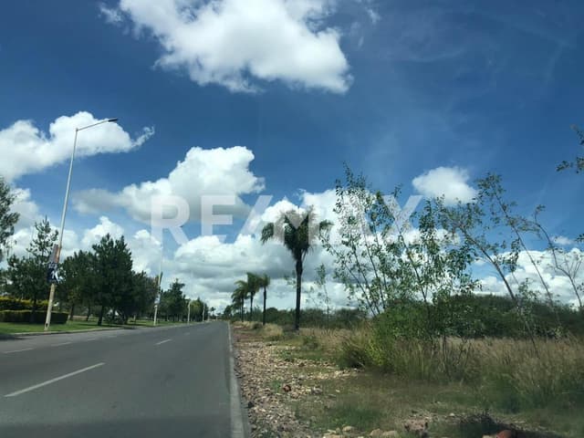 TERRENO COMERCIAL VENTA CIUDAD MADERAS QUERETARO