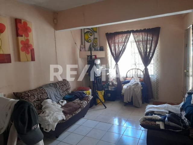 CASA CON DEPARTAMENTOS EN VENTA, Altamira Tamps.