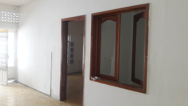 Se vende casa con dos departamentos en planta alta en Bienestar Social