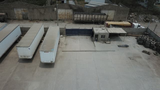 En Renta patio industrial con piso reforzado