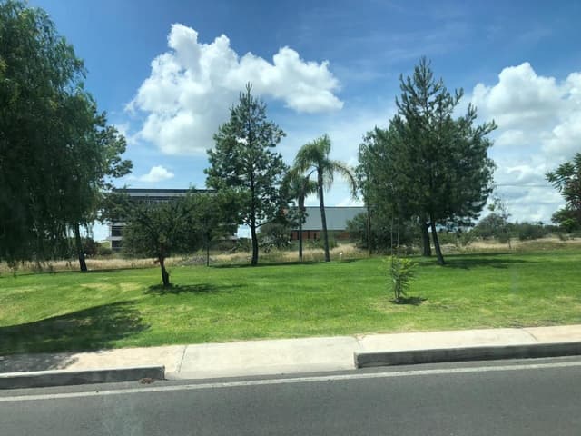 TERRENO COMERCIAL EN VENTA CIUDAD MADERAS QUERETARO OPORTUNIDAD CTV190801-GB