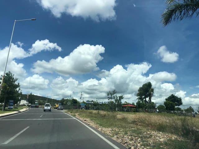 TERRENO COMERCIAL EN VENTA CIUDAD MADERAS QUERETARO CTV190803-GB