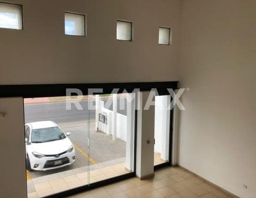 Local en Renta sobre Blvd. Ignacio soto en colonia Periodista de Hermosillo, Sonora.