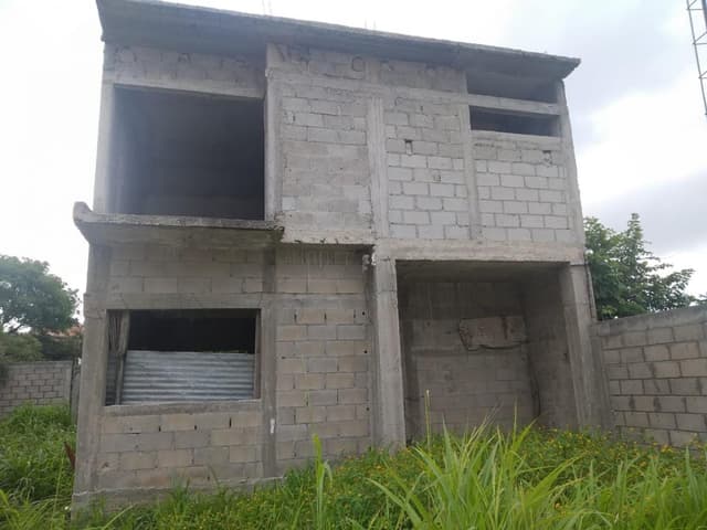 Se vende Terreno con Construcción en Obra Negra