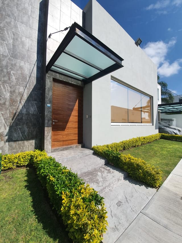 CASA DE LUJO EN VENTA RIBERAS DEL CAMPESTRE CELAYA