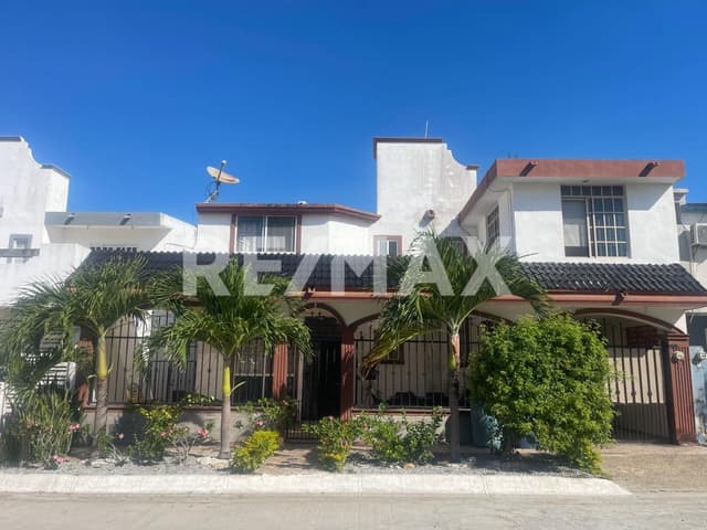 CASA EN VENTA en Fracc. 18 de Marzo, cd. Madero,Tamaulipas.