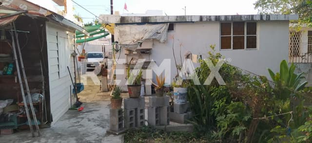 Casa con terreno en venta, en Tampico, Tamaulipas.