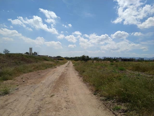 TERRENO COMERCIAL EN VENTA EN LA GRIEGA EL MARQUES QUERETARO CTV211123-JA