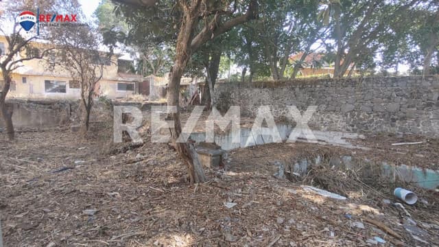 Venta de terreno en Jardines de Delicias, Cuernavaca...Clave 3915