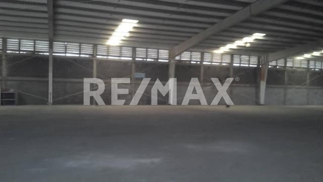 EXCELENTE BODEGA EN RENTA