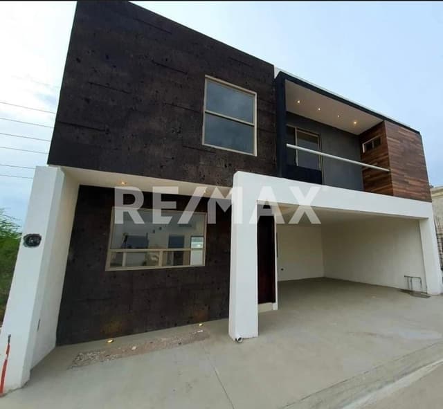 Casa en Venta en Los Olivos