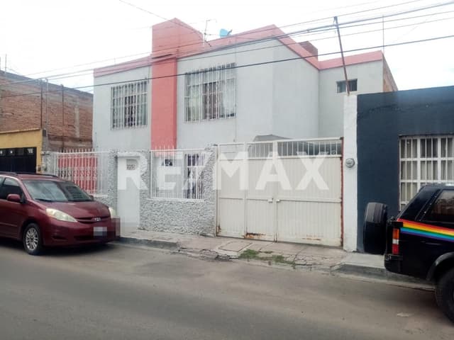 Venta de casa en zona centro