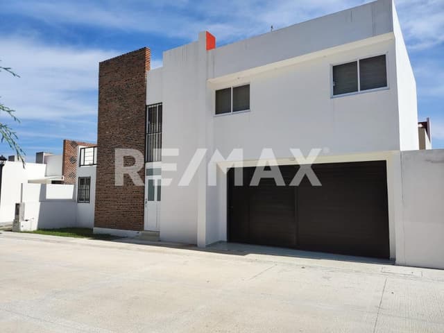 VENTA DE CASA SAN JUAN DEL RÍO QUERÉTARO