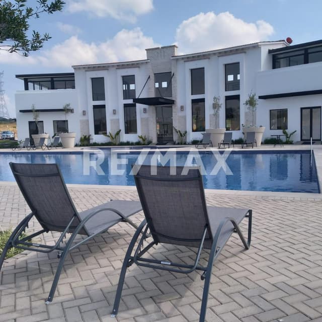 TERRENO RESIDENCIAL EN VENTA CIUDAD MADERAS CORREGIDORA RTV221201-AF