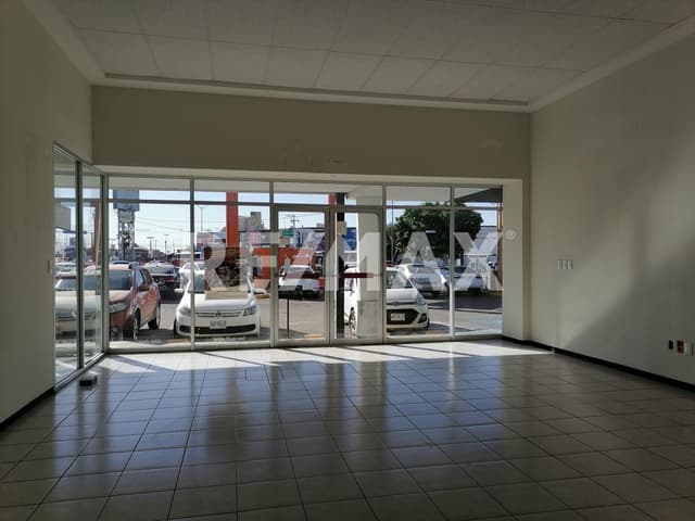 Local comercial en renta en plaza comercial en Villa Satélite de Hermosillo, Sonora.