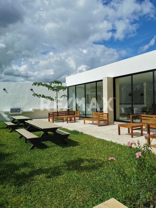 Terreno en venta en privada Fiora en Cholul en Mérida Yucatán.