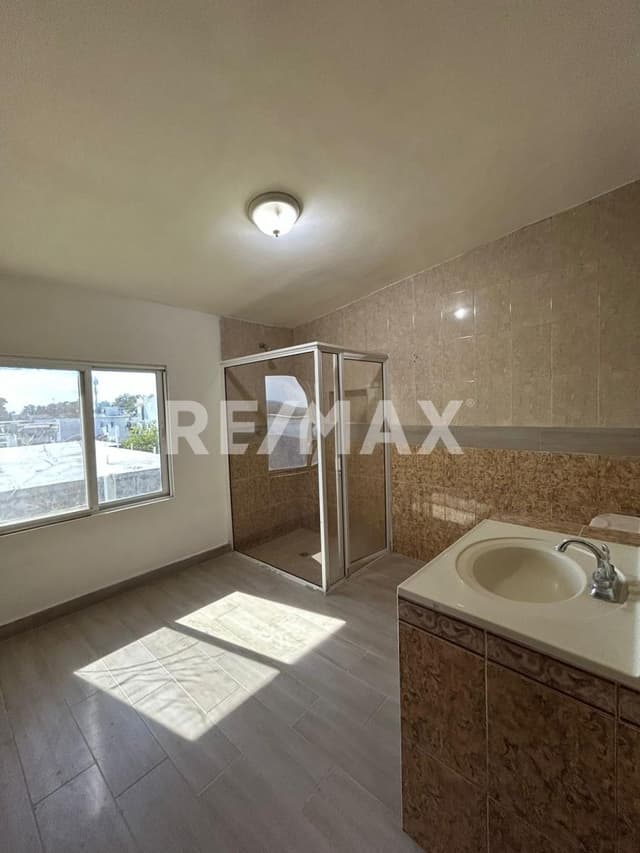 BONITA CASA EN RENTA