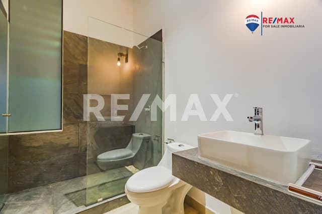 Venta de casa con Vista a Lago de Tequesquitengo, Morelos...Clave 4215