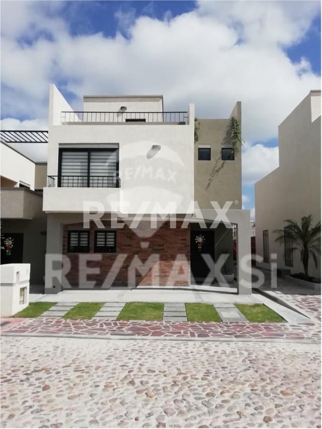 RCV CASA EN VENTA SAN MIGUEL ALLENDE ZIRANDARO RESIDENCIAL