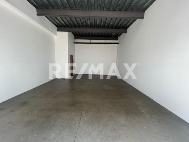 LOCAL EN RENTA DE 52.47 M2, EN BLVD. GUSTAVO DIAZ ORDAZ, TIJUANA B.C.