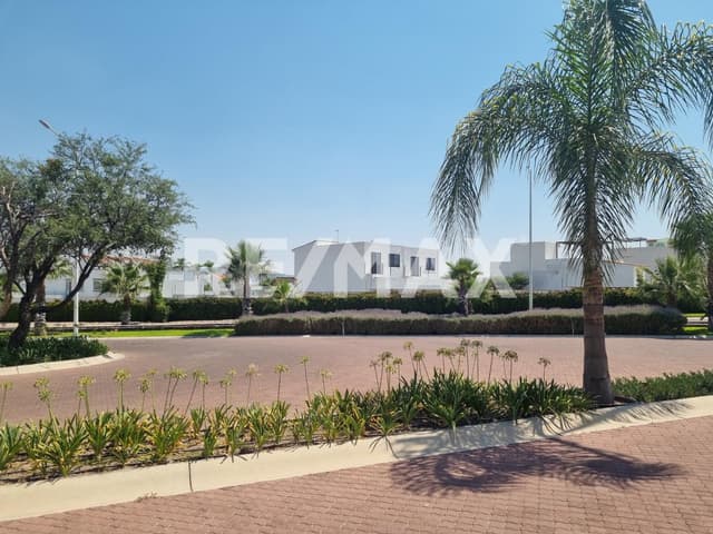 Terreno venta ciudad maderas Querétaro condominio jardines RTV230621-LS
