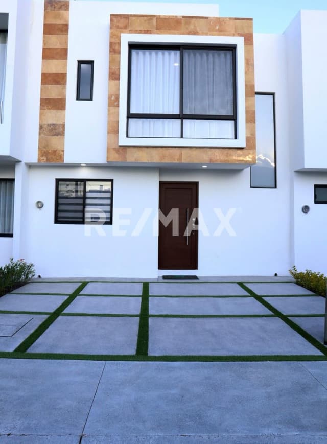CASA EN VENTA EN SAN ISIDRO JURIQUILLA