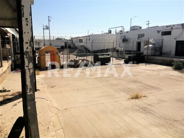 Bodega en venta con cuartos fríos en Los Aztecas, negocio en marcha, $7,900,000