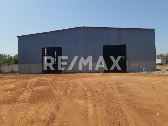 EXCELENTE BODEGA EN RENTA