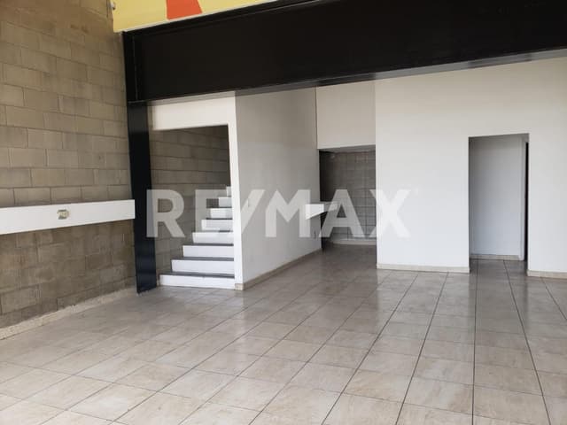 LOCAL COMERCIAL EN RENTA DE 92.56 M2, EN PLAZA AEROPUERTO, TIJUANA B.C..