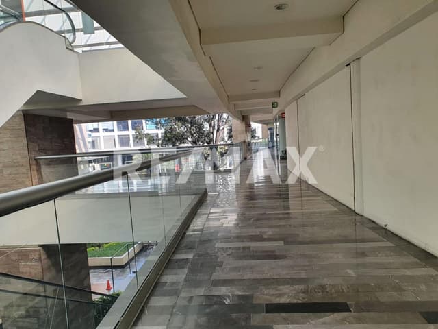 Local Plaza Adagio 2do Piso
