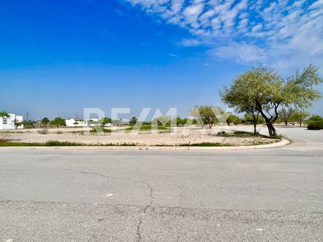 TERRENO EN VENTA EN FRACCIONAMIENTO MONTEBELLO