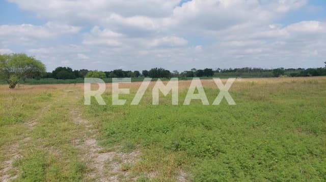 Venta 7.5 hectáreas frente carretera, Cadereyta Nuevo León, México.