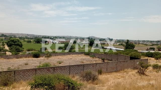 Terreno bardeado en venta 15 de mayo salida a Mazatlan